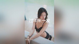 《开发探索》紧接第二场依旧顶级美女，包臀裙肉丝这妹子好骚，手指猛扣骚穴，穿着高筒靴操，多种姿势爆操