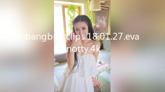 美女上厕所被人硬干,家中休息时又被物业插逼