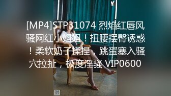 最新商城偷窥黑衣美少妇嘘嘘