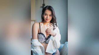 私房十月最新流出售价102元的CD极品无内JK制服美女来大姨妈还穿开档黑丝