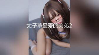 [MP4/ 1.57G]&nbsp;&nbsp;大哥双飞两个风骚轻熟女，露脸床上一起伺候大哥，交大鸡巴淫声荡语诱惑狼友，主动上位面对镜头爆草抽插